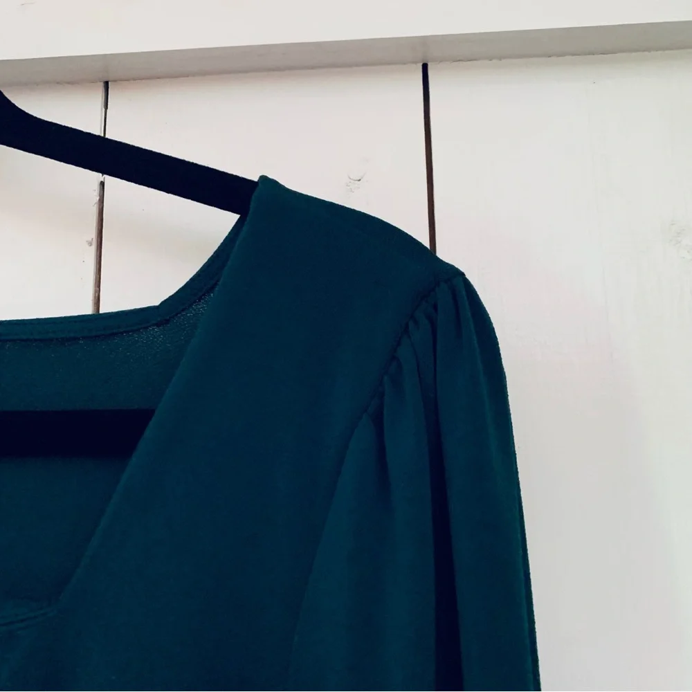 Banana Republic Jade Green Blouse Square Neck Flowy Medium M